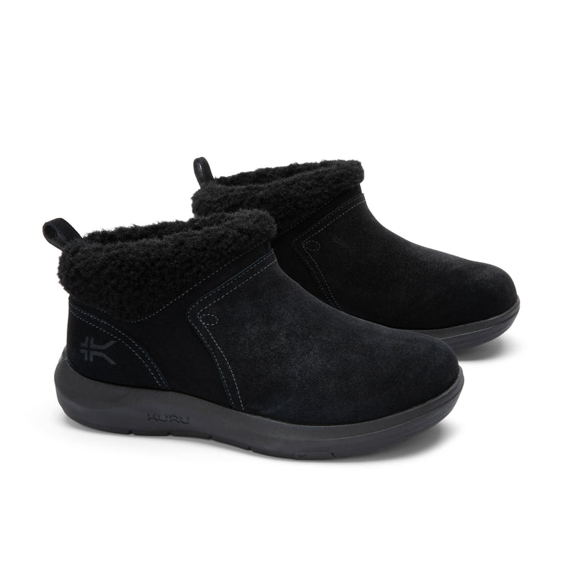 Pair of KURU DRAFT Lahti Women's Slipper in Jet Black, angled view.