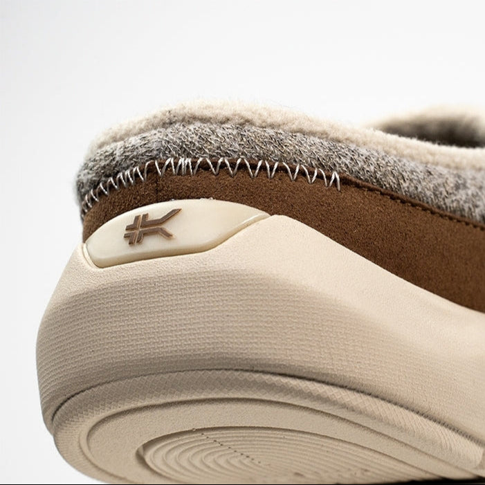 Top-down view of the KURU DRAFT 2 Women's Slipper in Oatmeal-Sand.