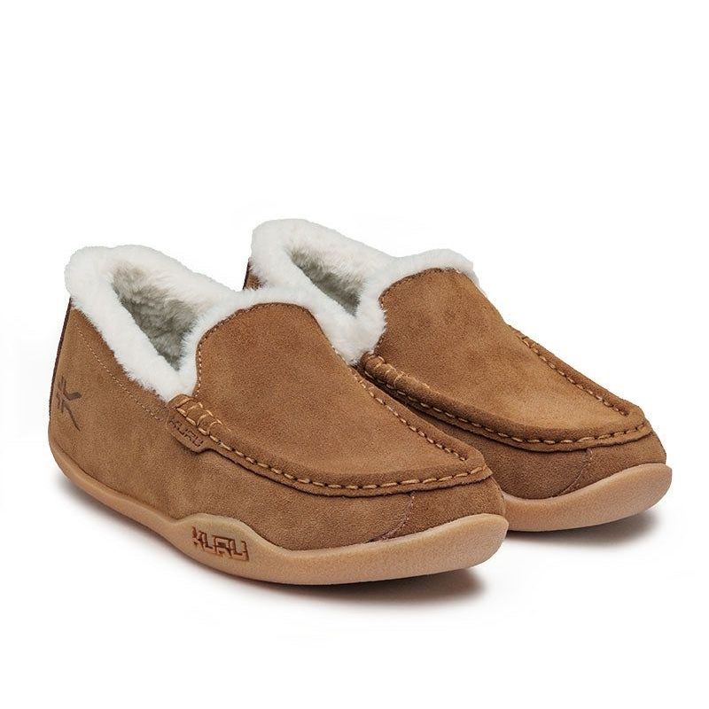 Pair of KURU LOFT Men's Slipper in New-Chestnut-Gum, angled view.