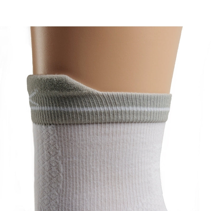 KURU SPARC 2.0 Crew Socks in White.
